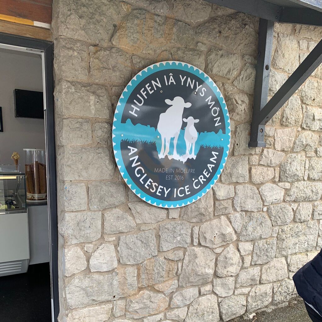 Parlwr Hufen Ia Moelfre Ice Cream Parlour