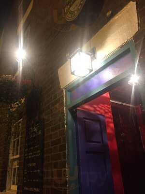 Y Delyn Wine And Tapas Bar