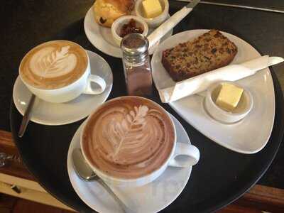 Alexander's Cafe And Pizzeria