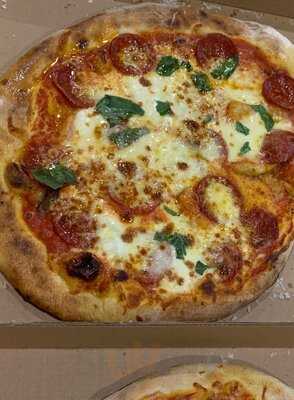 Alexander's Cafe And Pizzeria