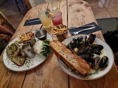 On The Rocks Restaurant Bar