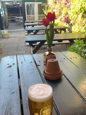 The Corner House Freehouse & Garden