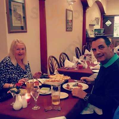 Le Raj Indian Restaurant