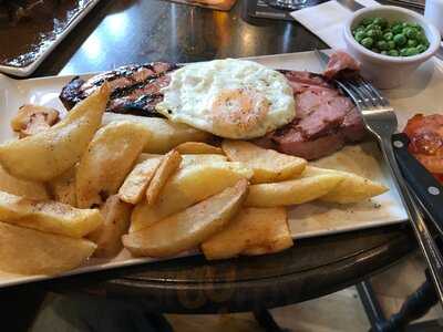 Dog & Partridge Great Moor