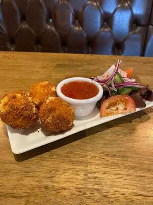 Dog & Partridge Great Moor