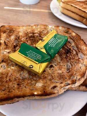 The Kings Grill And Cocktail Lounge