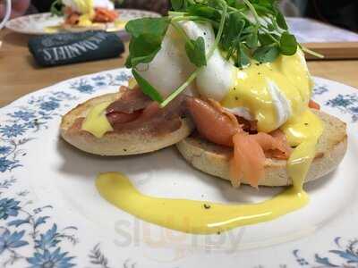 Gilberts Kitchen & Deli