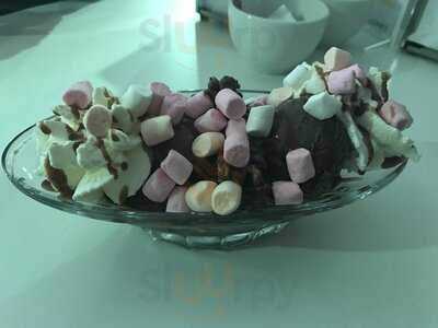 Gallones Ice Cream Parlour