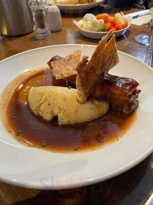 Lawson's Bar & Bistro