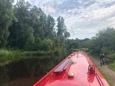 Roaches Lock Inn