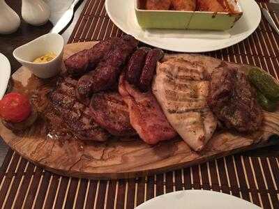 La Roberto Restaurant