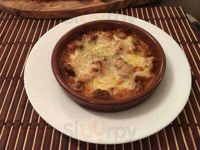 La Roberto Restaurant