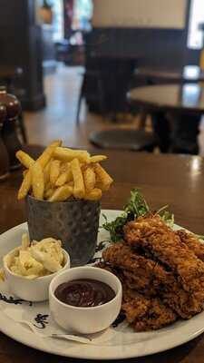 The Salamander - A Great British Pub