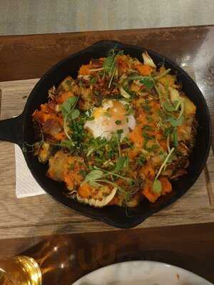 The Salamander - A Great British Pub