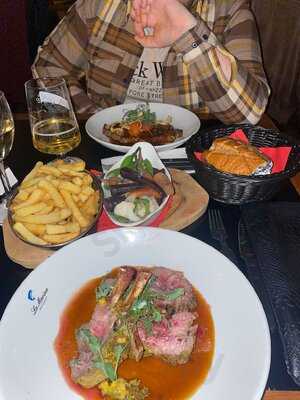 El Puerto Restaurant