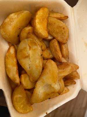 Capone's Pizza Parlour