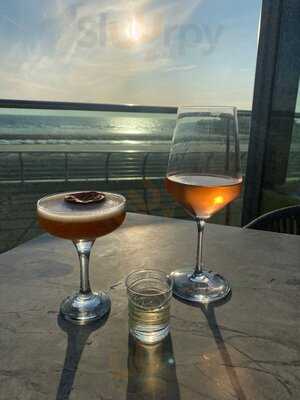 Beach House Bistro & Bar