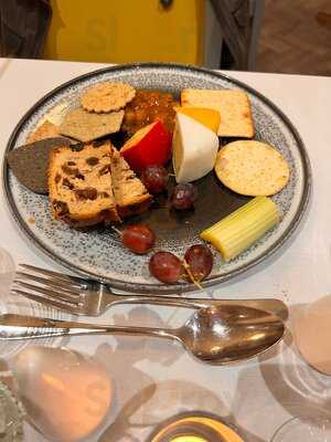 The Lincoln Grille At The White Hart Hotel