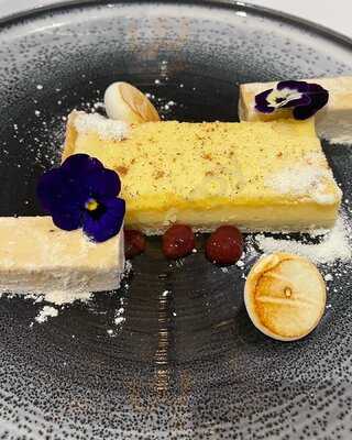 The Lincoln Grille At The White Hart Hotel