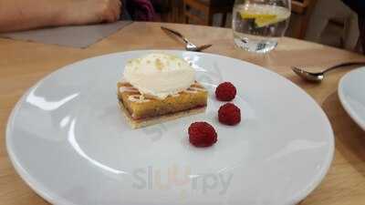 The Lounge Bistro & Bar