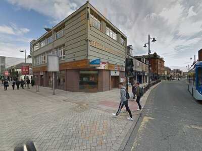 The Lounge Bistro & Bar