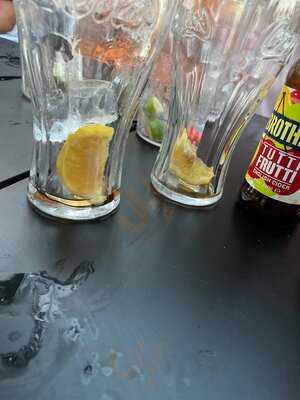 The Red Robin - Pub & Carvery