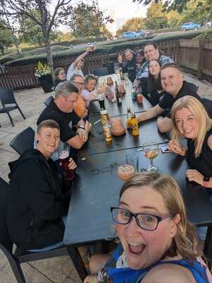 The Red Robin - Pub & Carvery