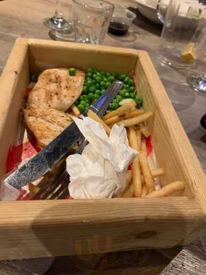 Sawyers Bar And Grill