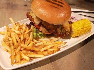 Sawyers Bar And Grill