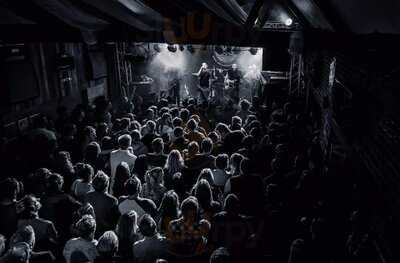 Mk11 Sports Bar & Live Music