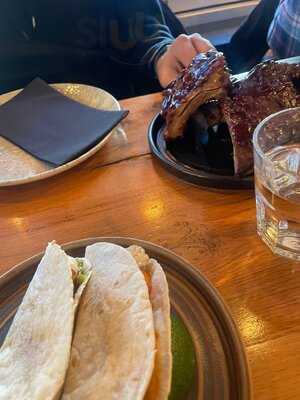 Vino Vino Wine & Cocktail Bar