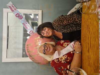 3 Hammers Bar & Bistro