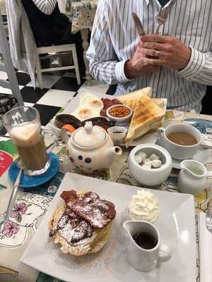 Madhatters Tea Room