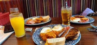 The Moon And Sixpence