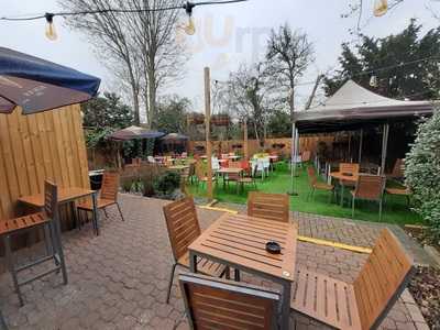 The Moon And Sixpence