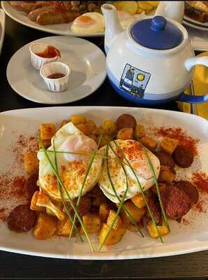 The Beach Hut Holyhead Cafe And Bistro