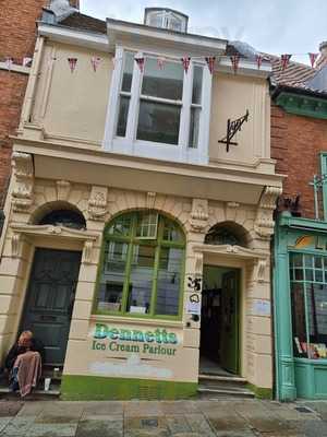 Icedreaming - The Ice Cream Parlour