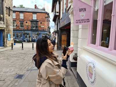 Icedreaming - The Ice Cream Parlour