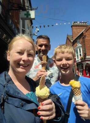 Icedreaming - The Ice Cream Parlour