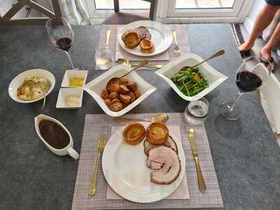 Riverside Sports Bar And Kitchen