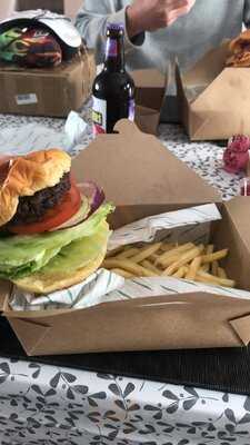 Riverside Sports Bar And Kitchen