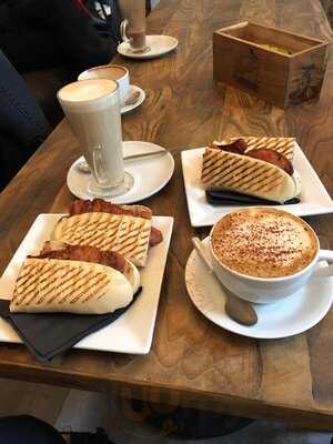 Papillon Coffee House