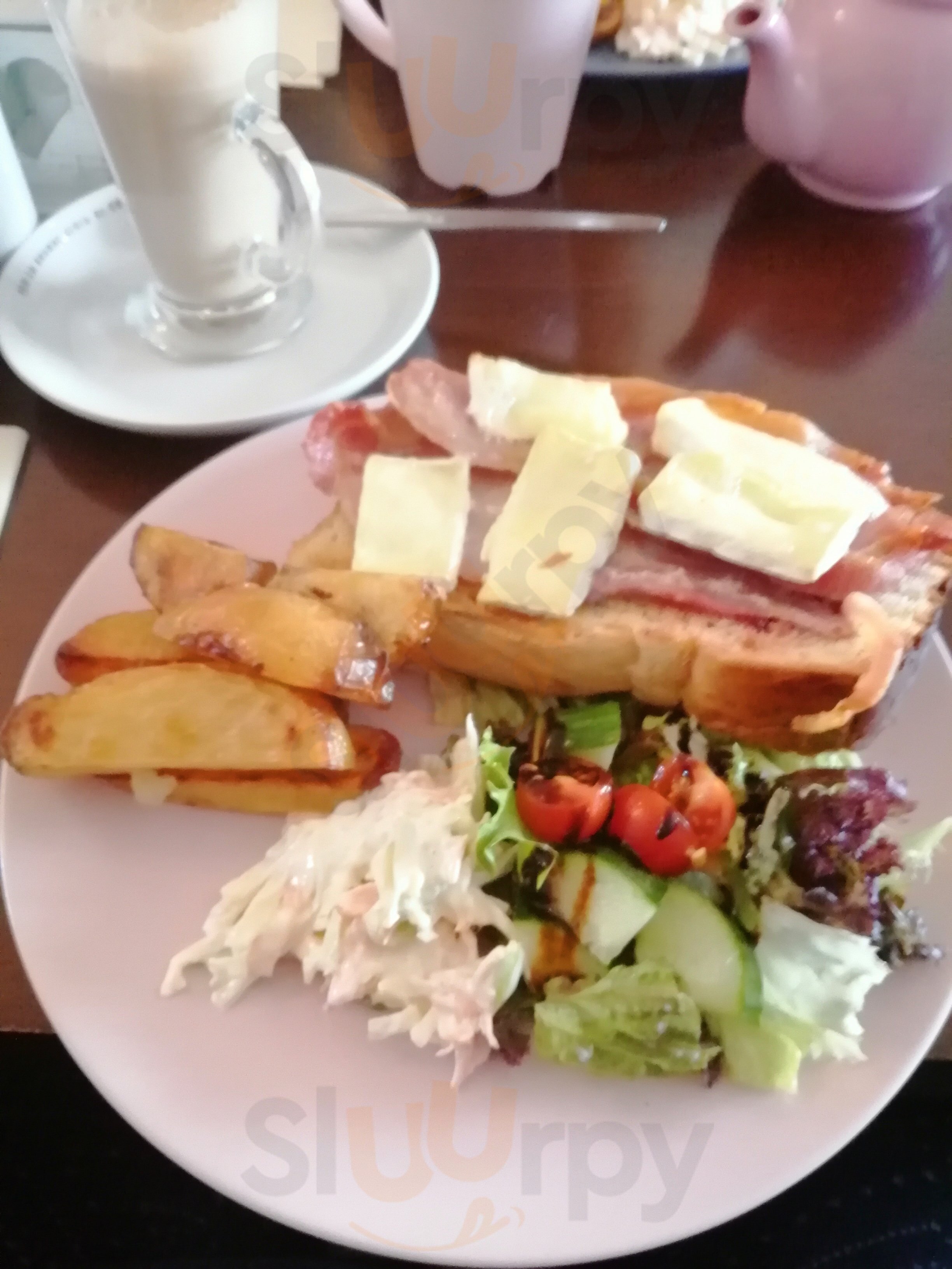 Nicola's Coffee And Cakes