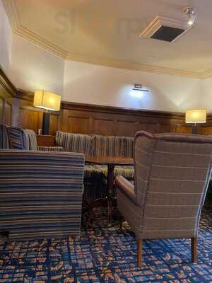 Paul Pry Pub Restaurant