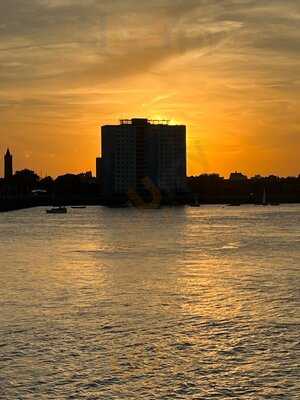 The Still & West, Old Portsmouth