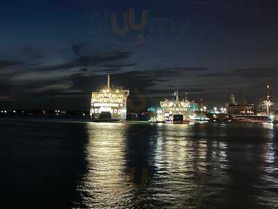 The Still & West, Old Portsmouth