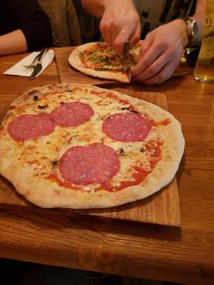 Avanti Restaurant & Bar