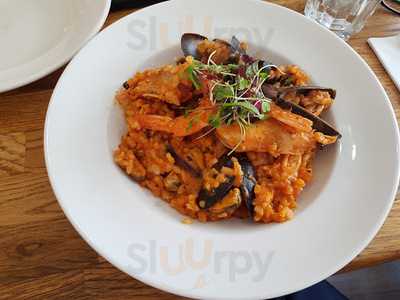 Avanti Restaurant & Bar