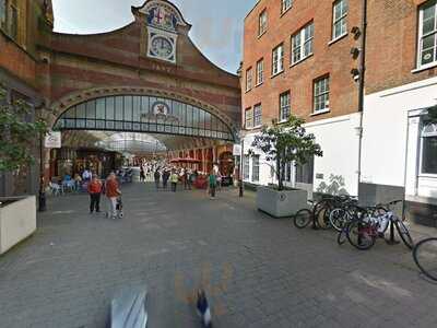 Carluccio's - Windsor