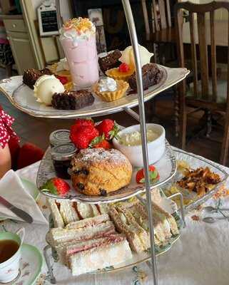 The Old Copper Kettle